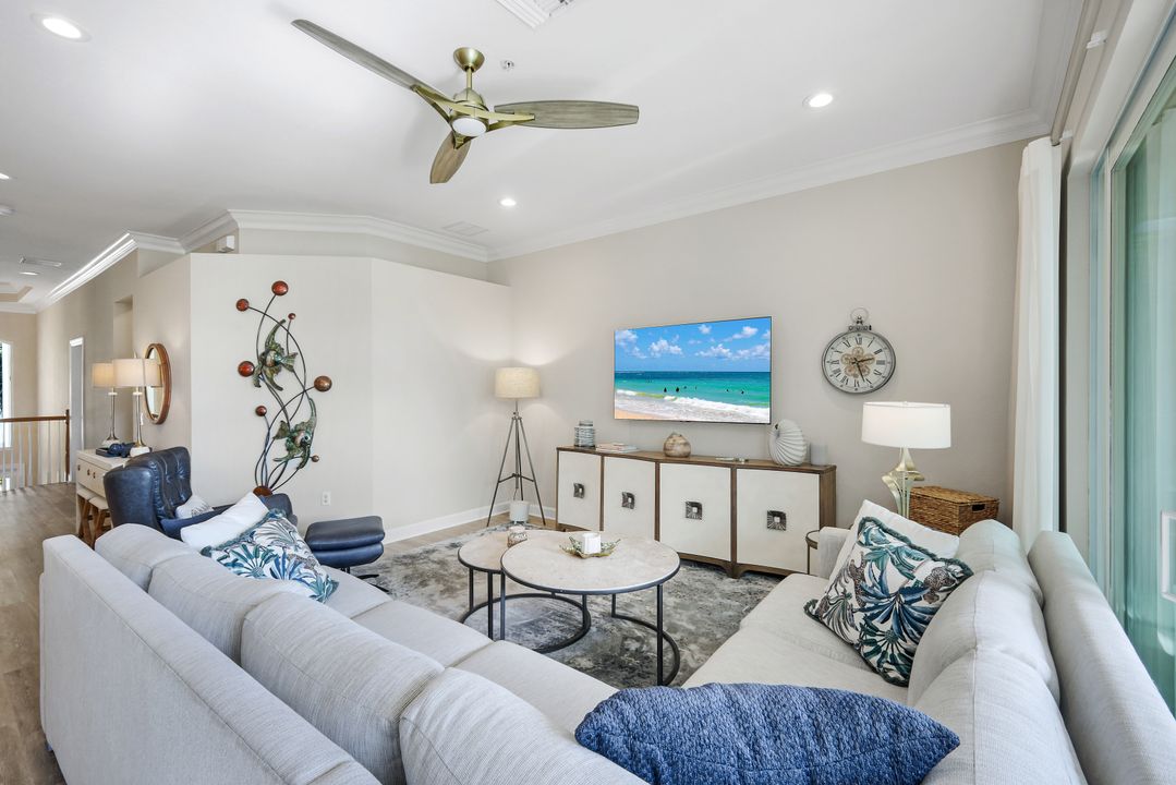 9201 Quartz Ln #202, Naples, FL 34120