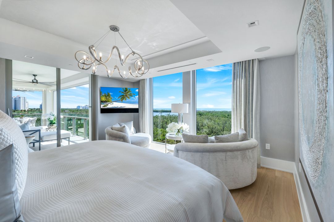 6897 Grenadier Blvd #601, Naples, FL 34108