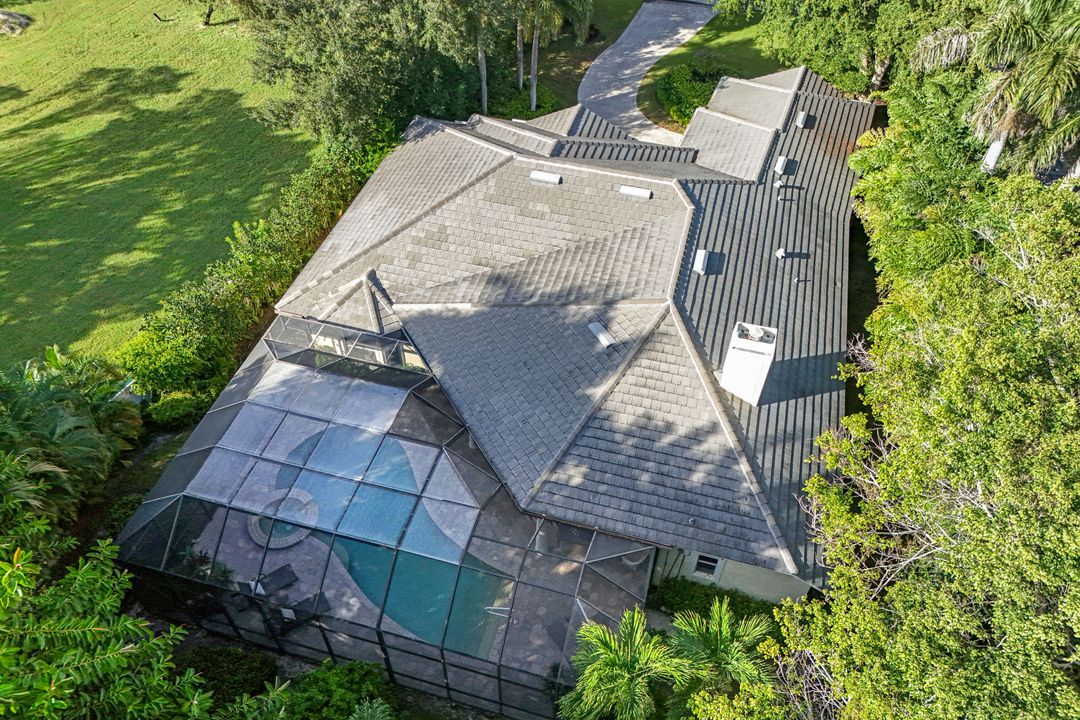 602 Springline Dr, Naples, FL 34102