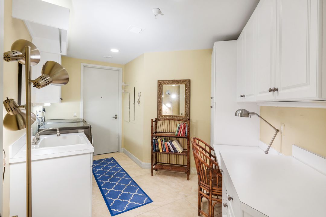 295 Grande Way #104, Naples, FL 34110
