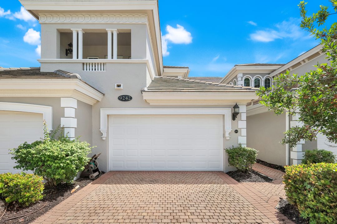 9242 Tesoro Ln #203, Naples, FL 34114