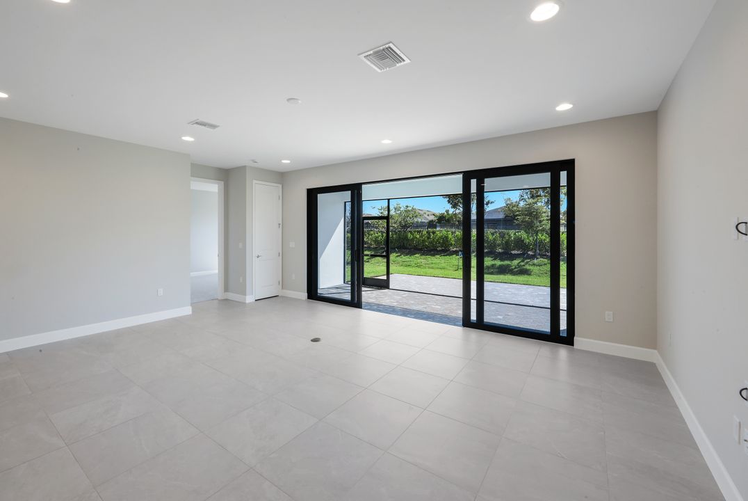 3368 Meloy Dr, Fort Myers, FL 33905