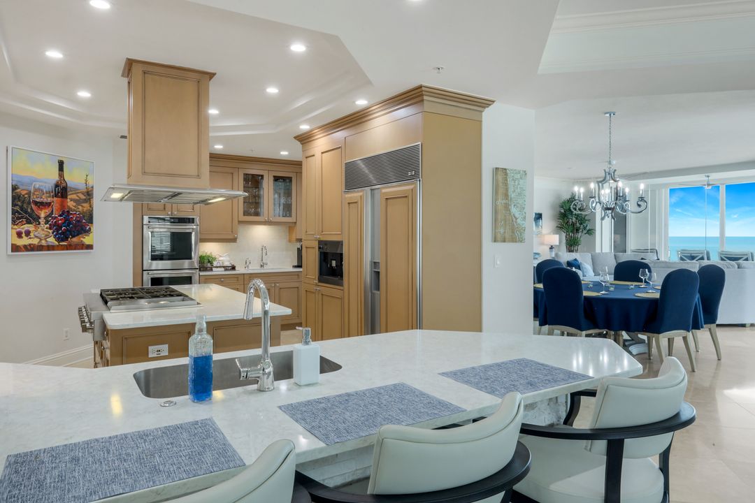 81 Seagate Dr, Naples, FL 34103