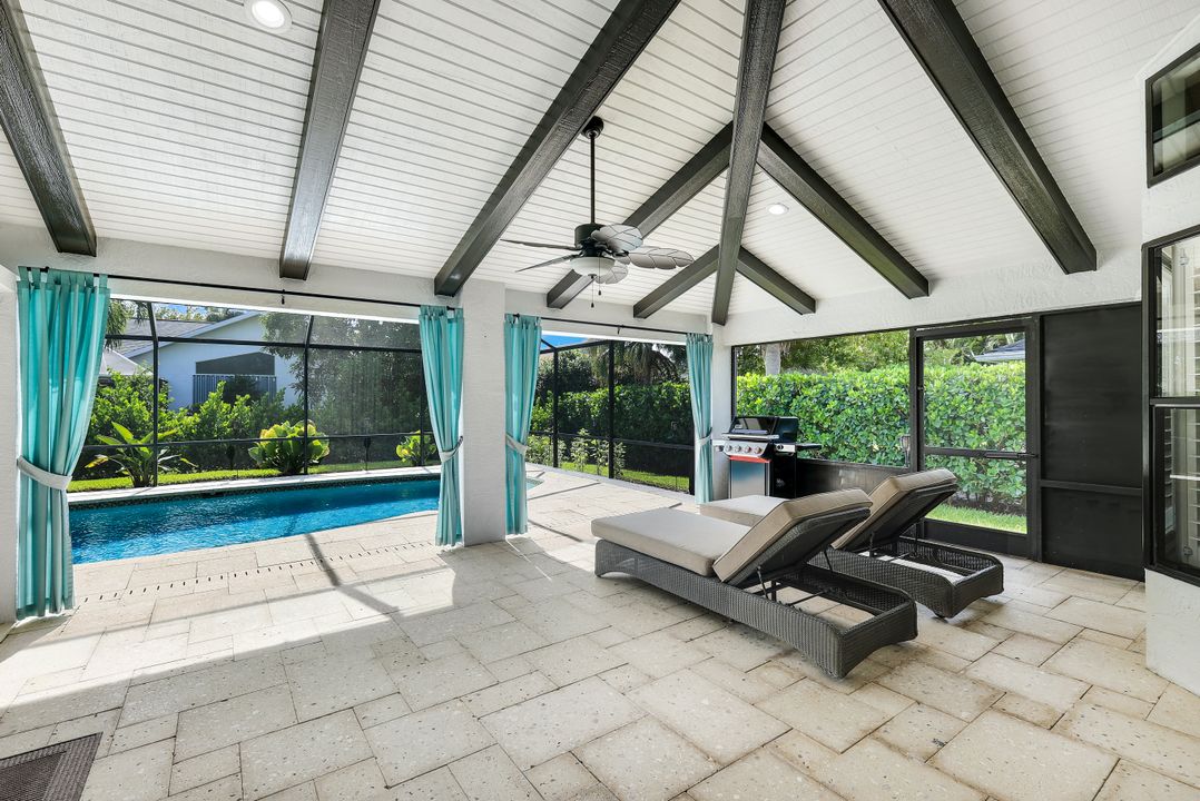 520 Raven Way, Naples, FL 34110