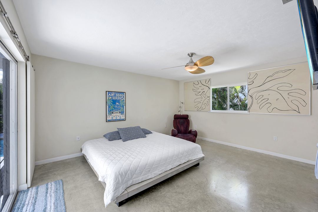 318 Grapewood Ct, Marco Island, FL 34145