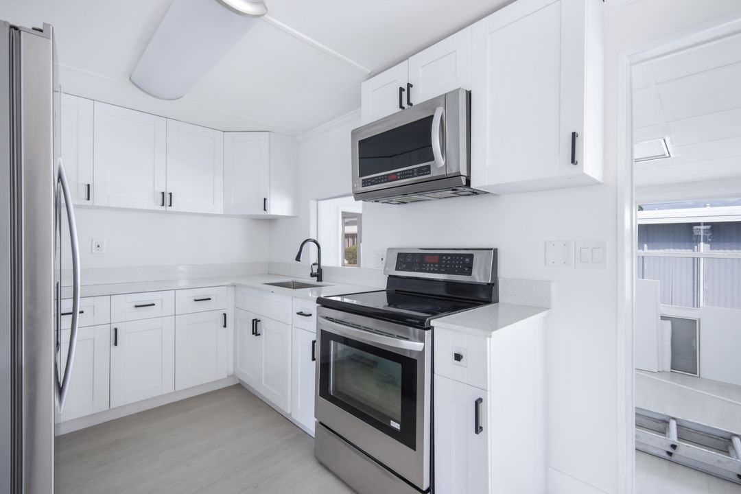 11340 Azalea Ln, Fort Myers Beach, FL 33931