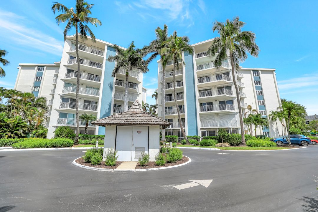 1300 Gulf Shore Blvd N #410, Naples, FL 34102