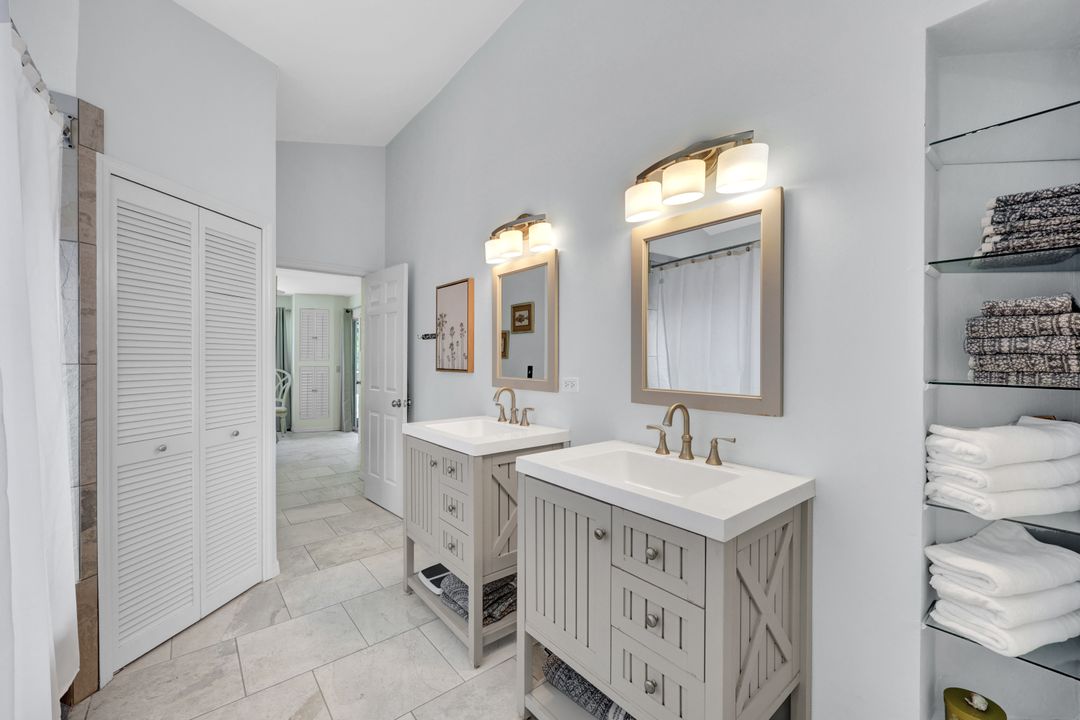 531 91st Ave N, Naples, FL 34108