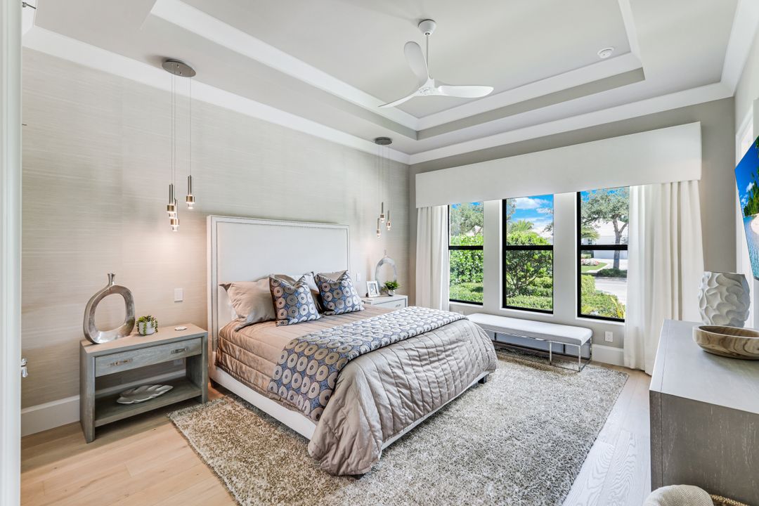 760 Park Shore Dr, Naples, FL 34103