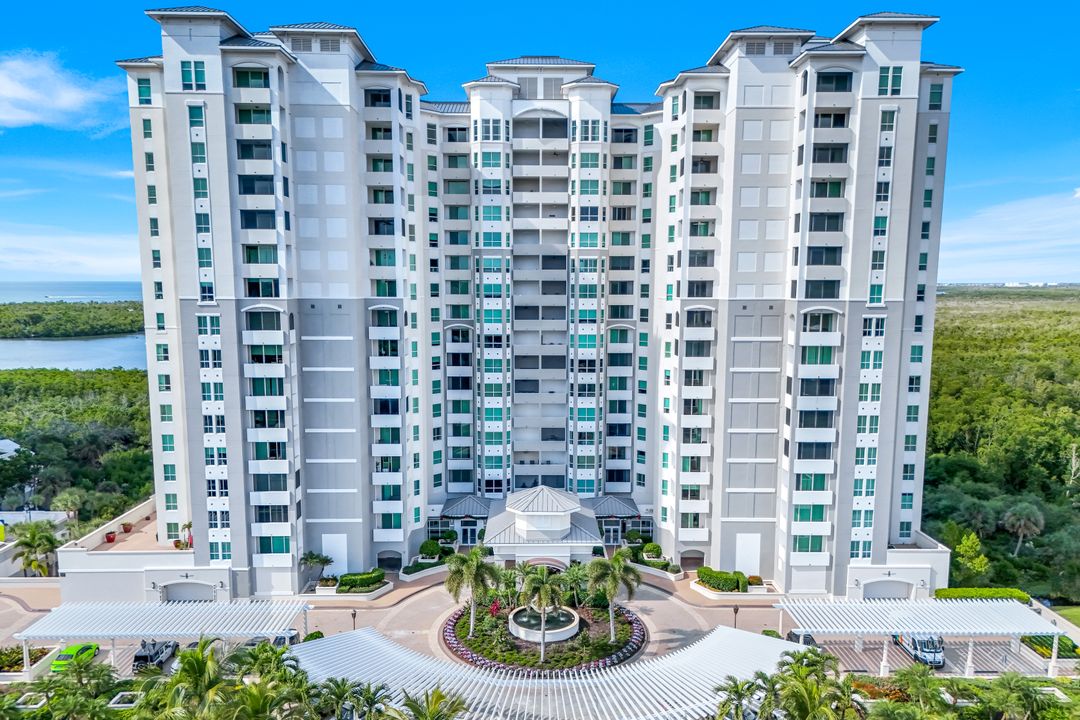 285 Grande Way #401, Naples, FL 34110