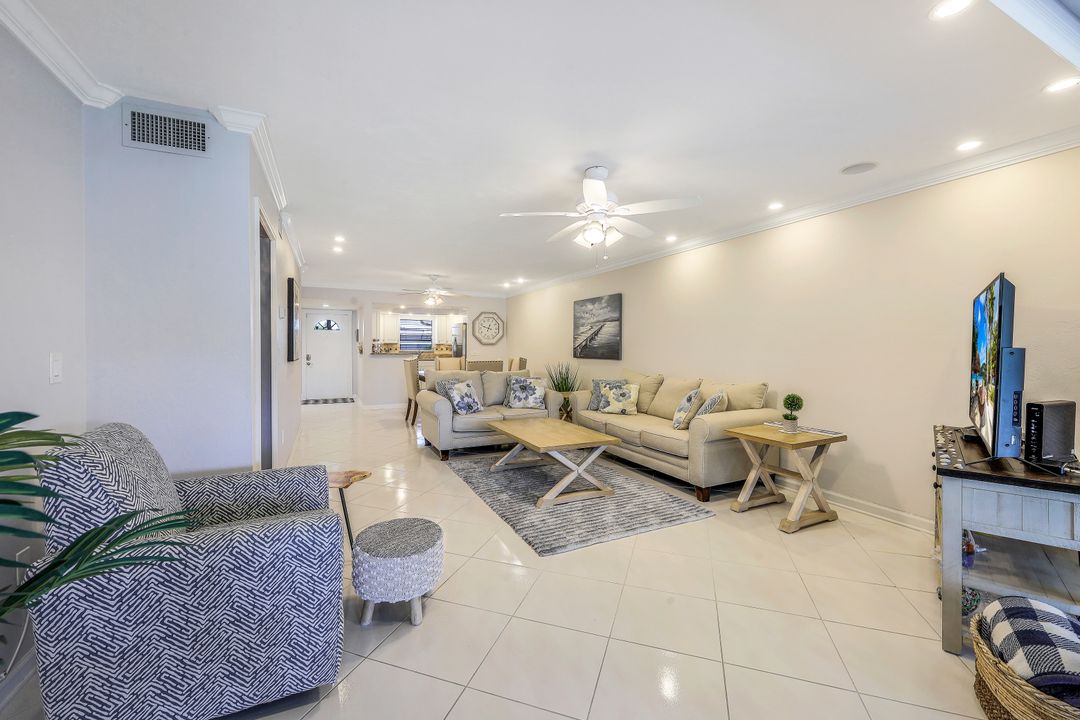 195 Cypress Way E #9, Naples, FL 34110