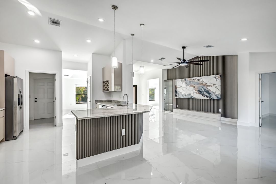 2618 Queen Dr, Lehigh Acres, FL 33971