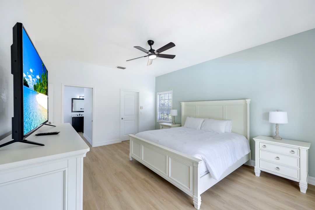 491 21st St NW, Naples, FL 34120