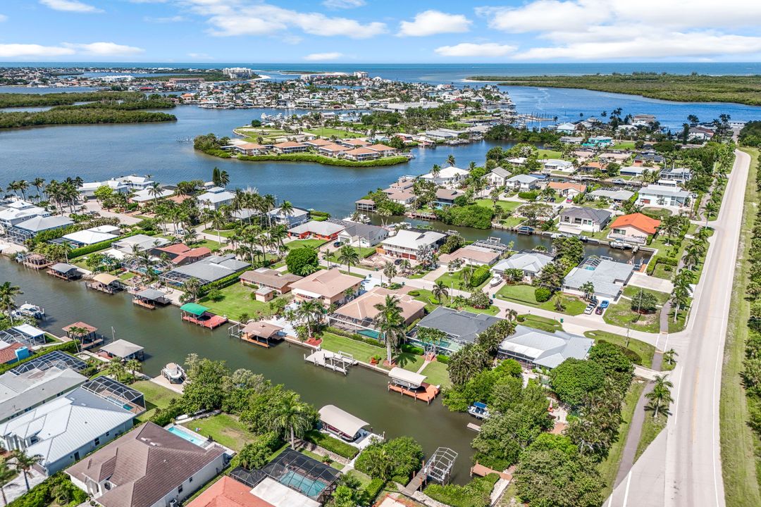401 Panay Ave, Naples, FL 34113