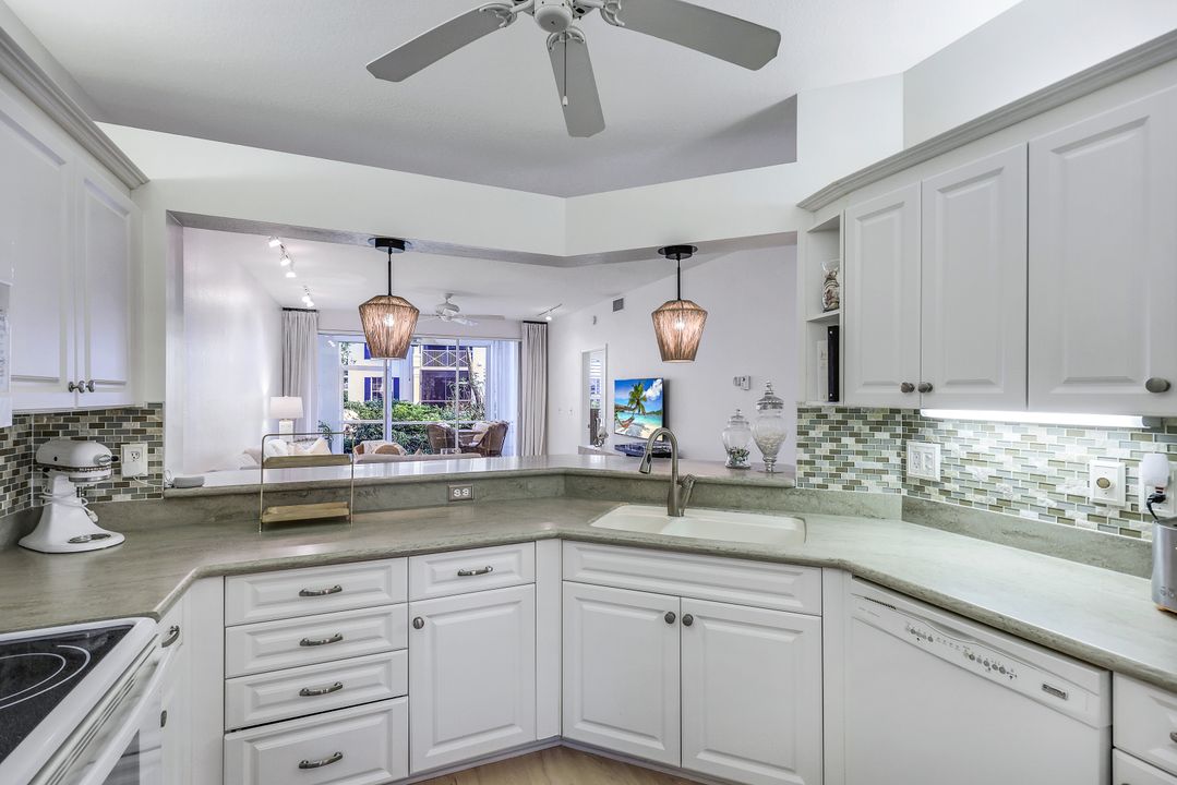 7108 Barrington Cir #2-102, Naples, FL 34108