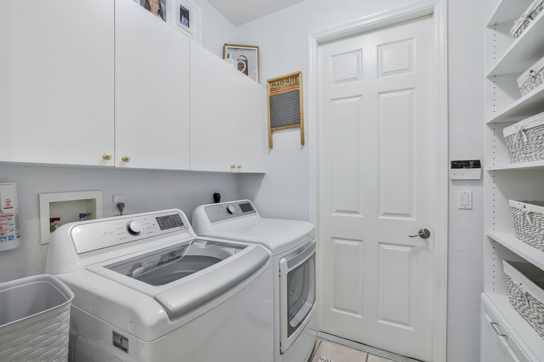 186 Muirfield Cir, Naples, FL 34113