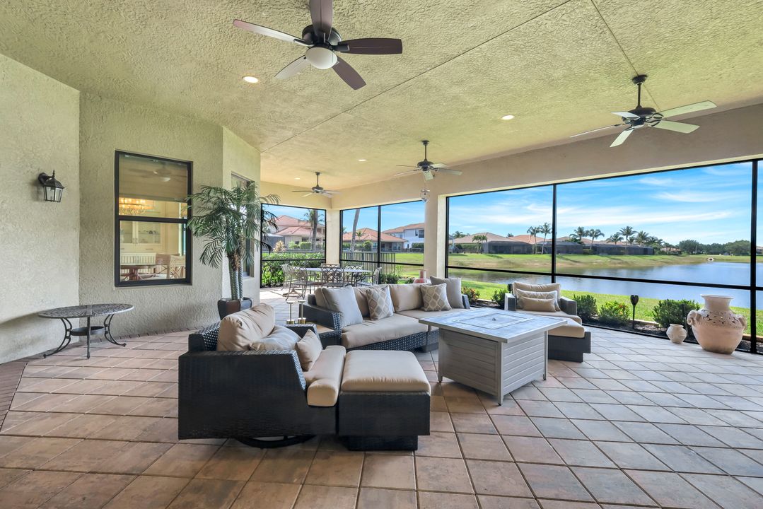 2915 Cinnamon Bay Cir, Naples, FL 34119