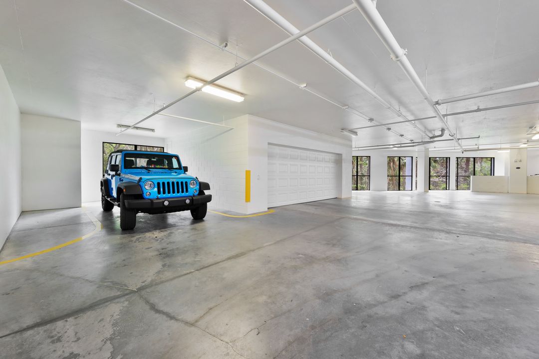 445 Cove Tower Dr #504, Naples, FL 34110