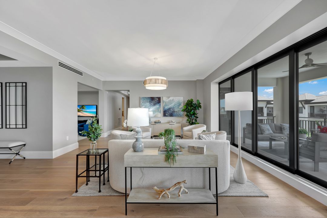 1130 3rd Ave S #512, Naples, FL 34102