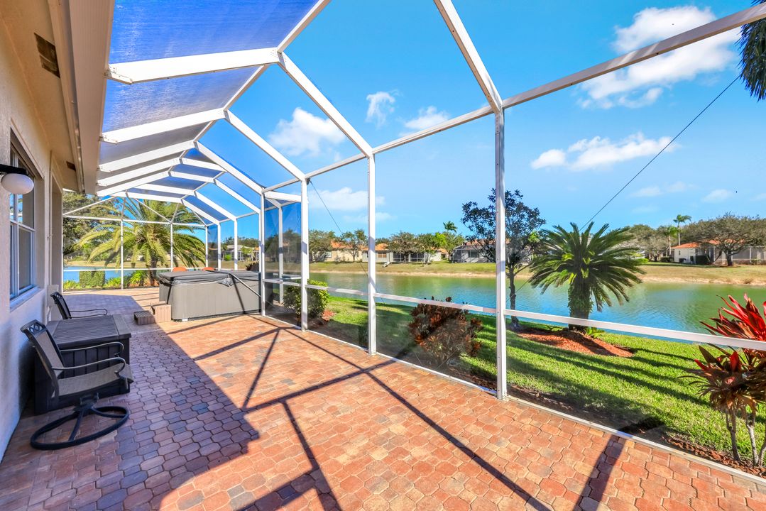 598 Grand Rapids Blvd, Naples, FL 34120