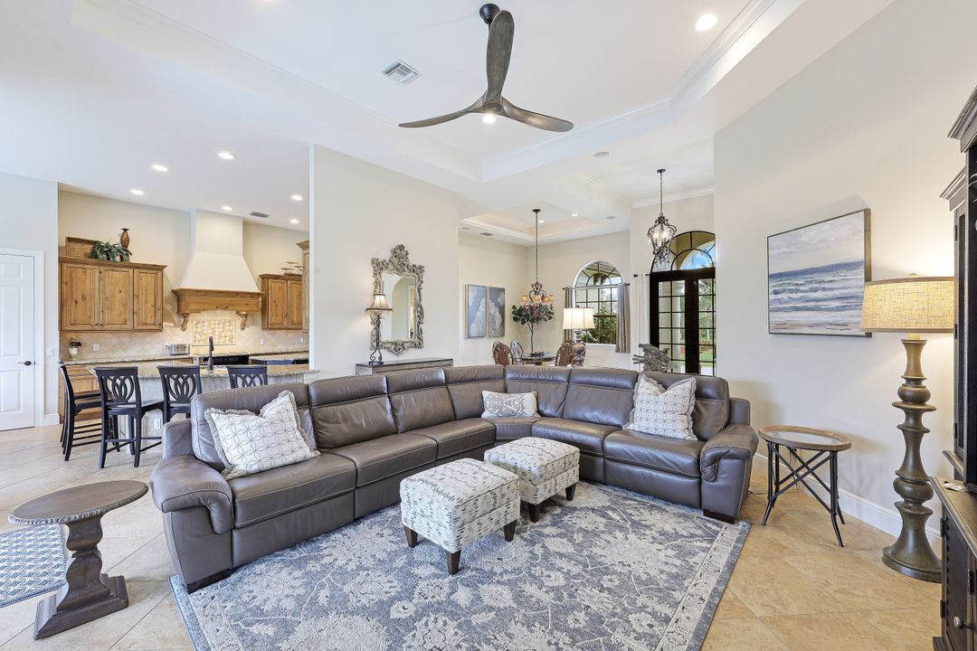 650 Amber Dr, Marco Island, FL 34145