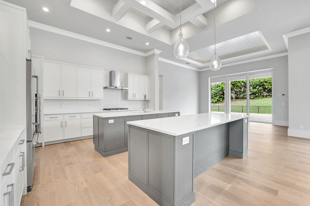 14286 Charthouse Cir, Naples, FL 34114