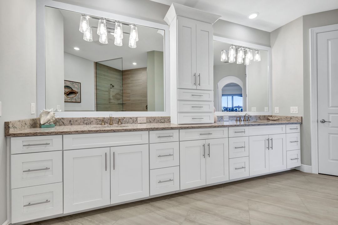 16387 Viansa Wy #302, Naples, FL 34110