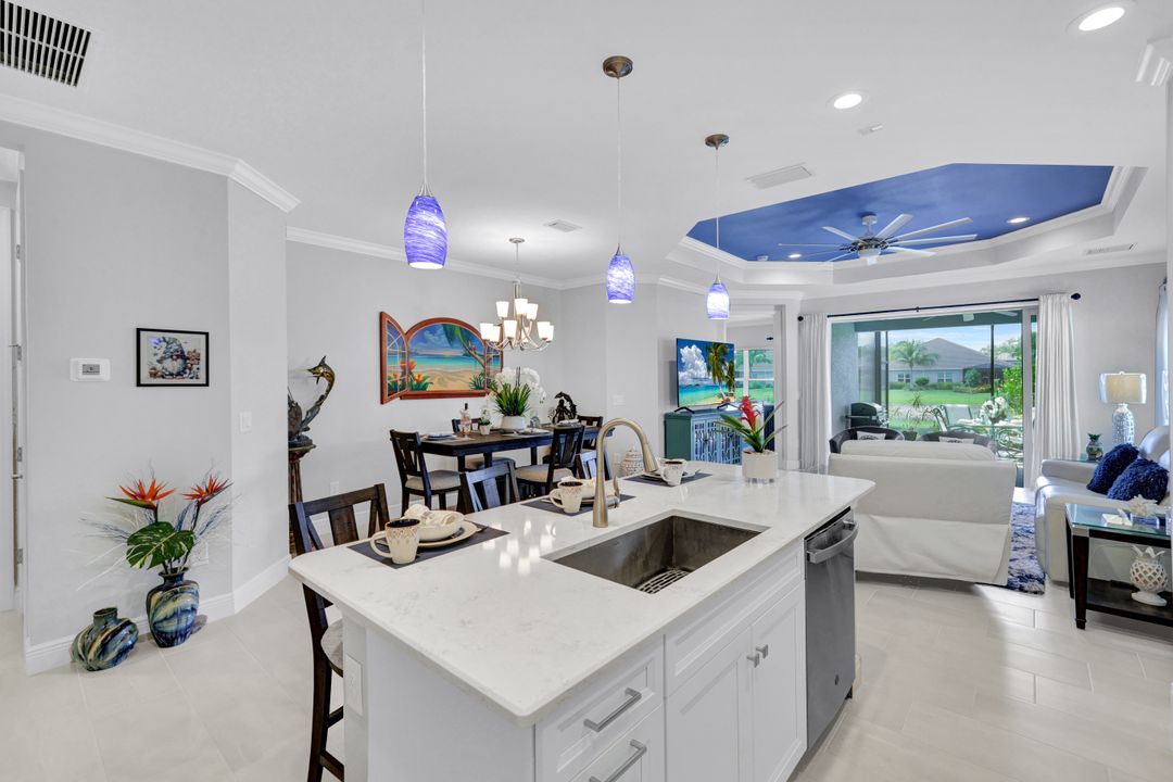 2319 Marquesa Cir, Naples, FL 34112