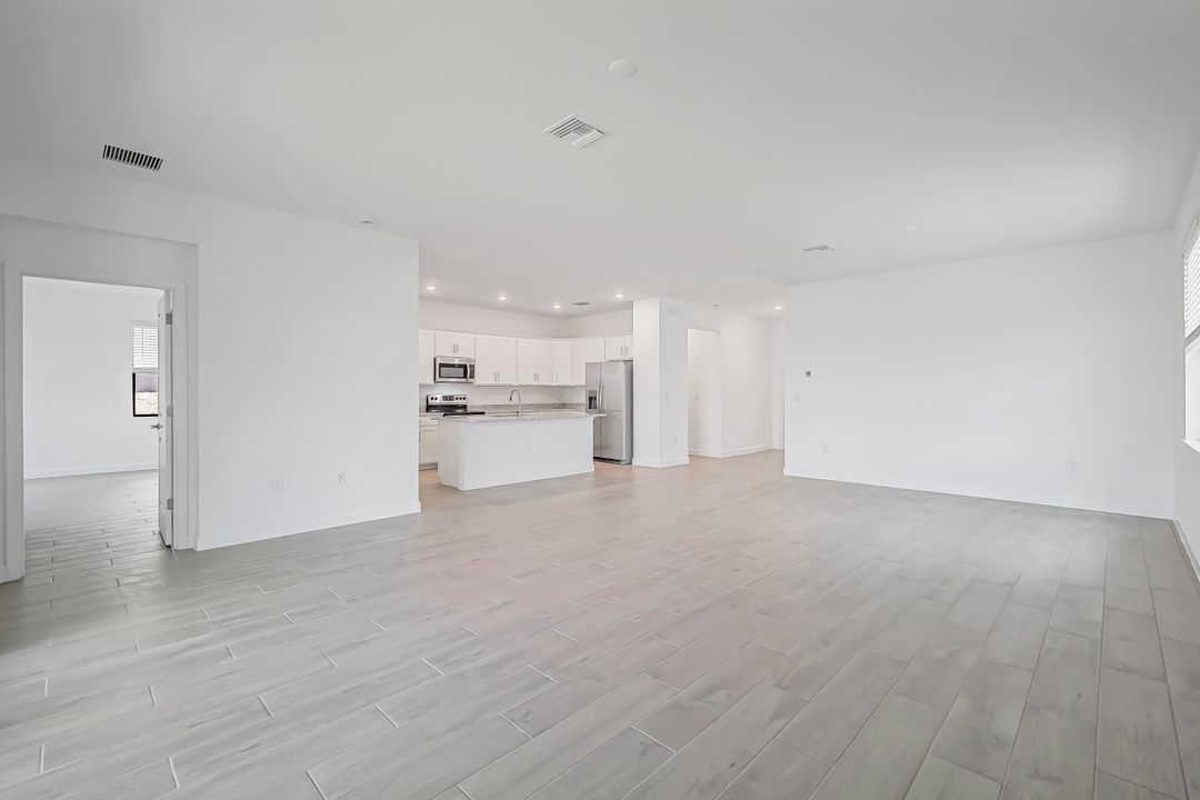 13911 Hunter Oak Dr, Fort Myers, FL 33913