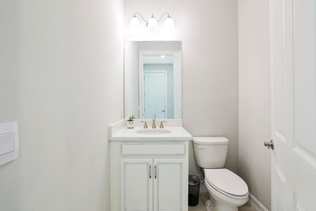 18680 Ensenada Dr, Naples, FL 34114