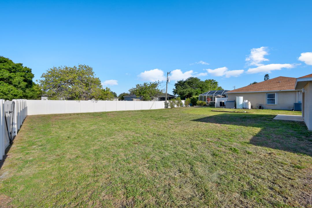 2217 NE 1st Pl, Cape Coral, FL 33909