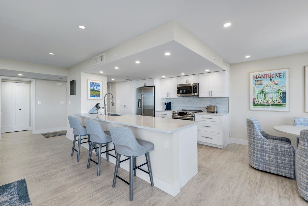 6101 Pelican Bay Blvd  #305, Naples, FL 34108