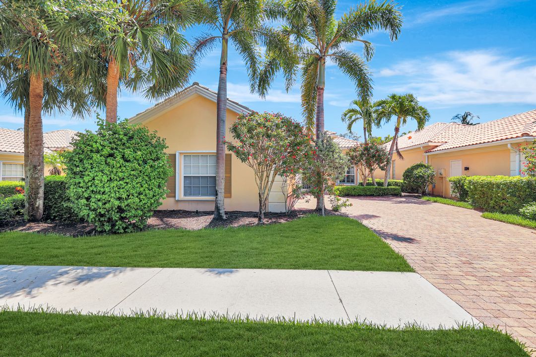 3008 Ellice Way, Naples, FL 34119