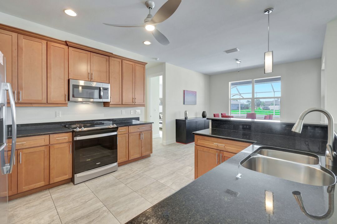 1726 SW 45th St, Cape Coral, FL 33914