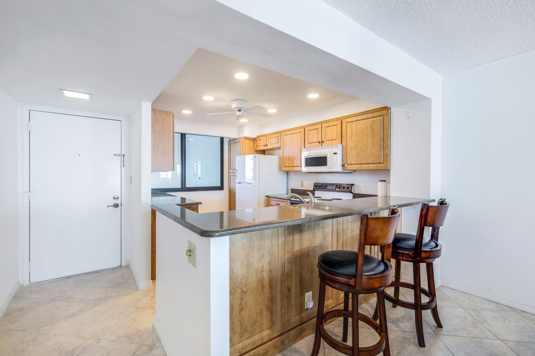 4253 Bay Beach Ln #5B, Fort Myers Beach, FL 33931