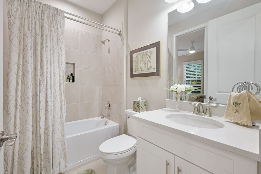 8033 Calle Canovas St, Naples, FL 34114