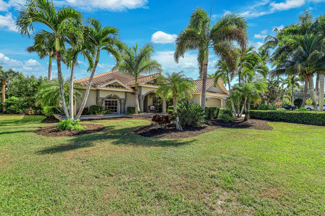146 Muirfield Cir, Naples, FL 34113
