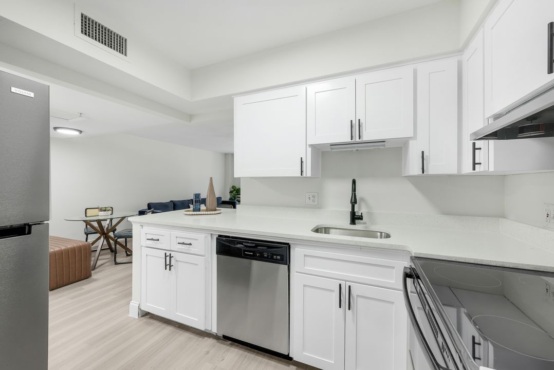 20 W Lucerne Cir #116, Orlando, FL 32801