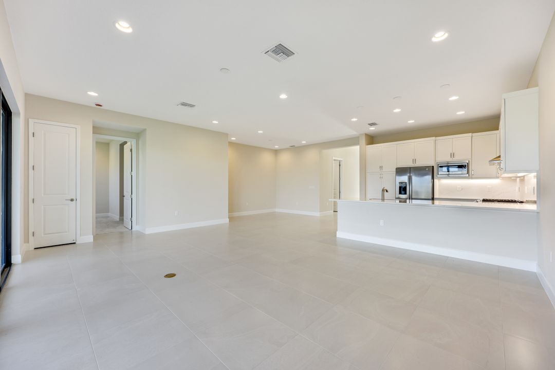 12650 Alderson Ave, Estero, FL 33928