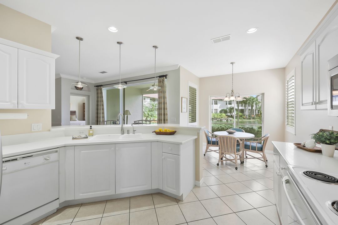 2180 Hawksridge Dr #2002, Naples, FL 34105