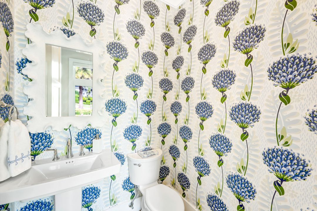 680 Wedge Dr, Naples, FL 34103