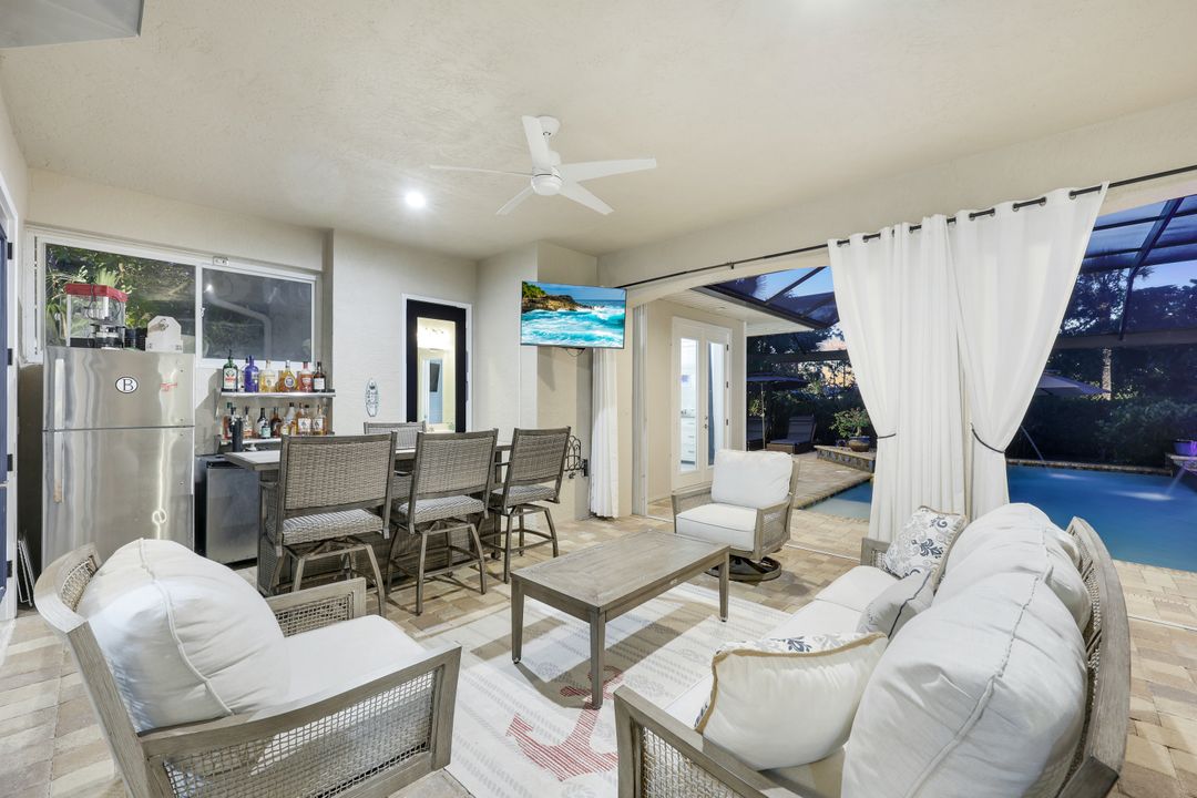 1817 Piccadilly Cir, Cape Coral, FL 33991