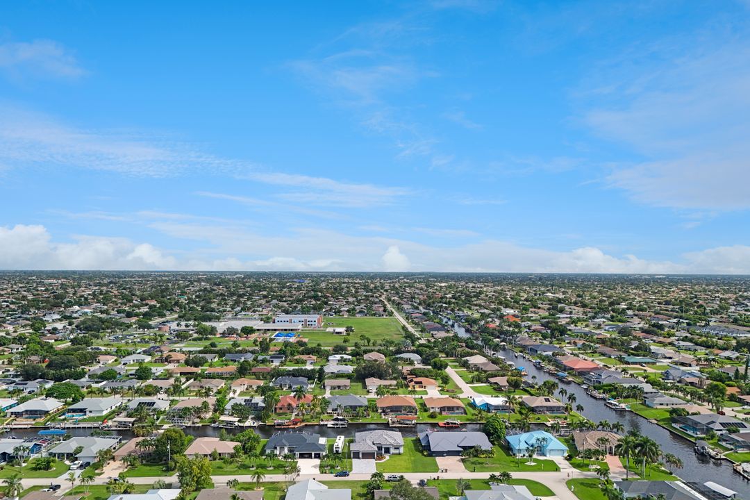 215 SW 37th Ln, Cape Coral, FL 33914