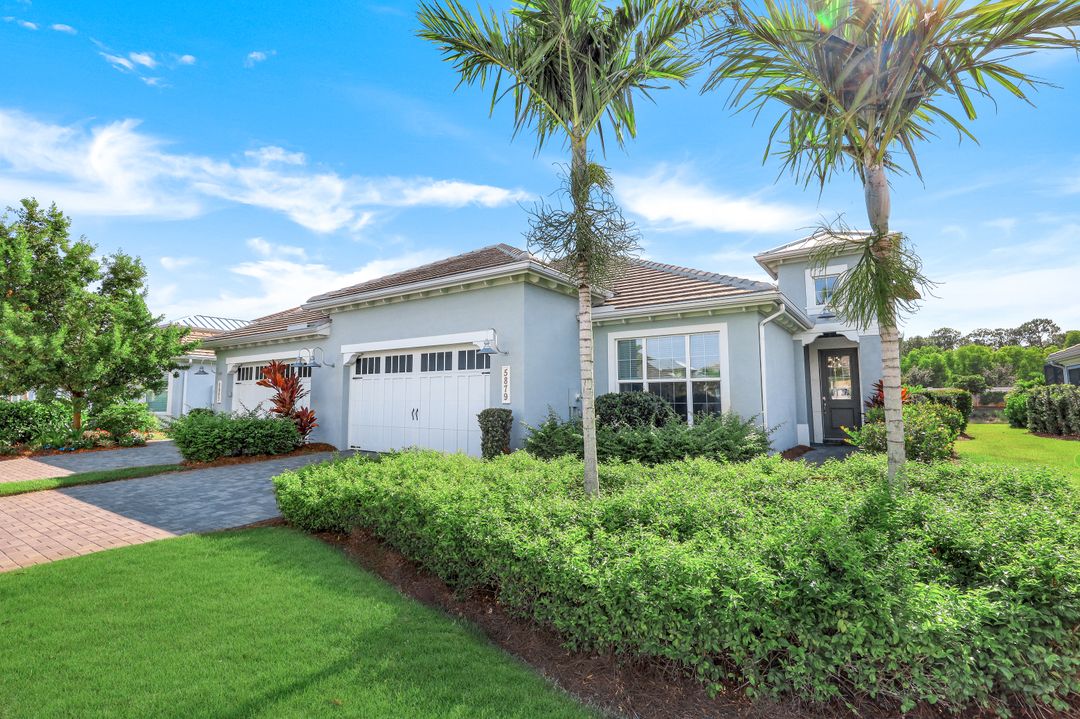 5879 Haiti Dr, Naples, FL 34112