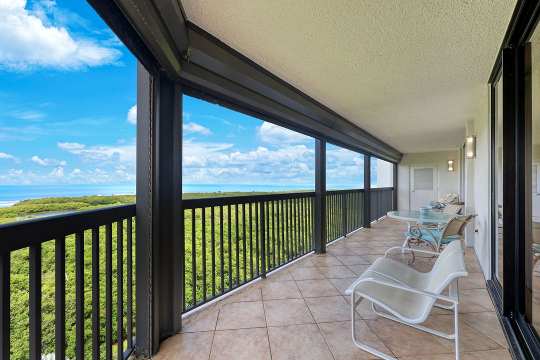 6075 Pelican Bay Blvd #1101, Naples, FL 34108