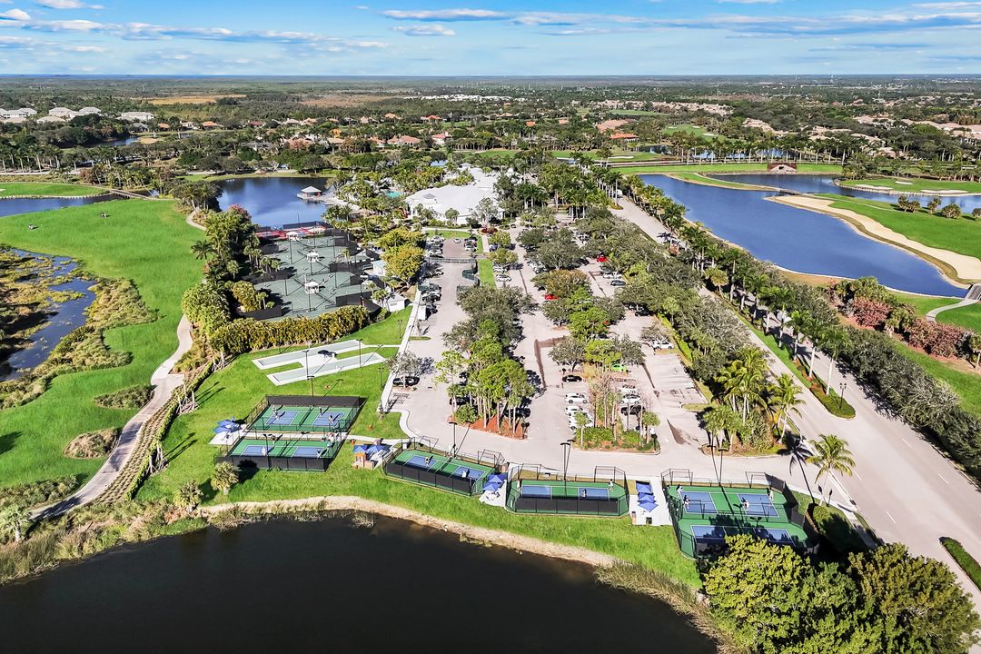 9070 Campanile Cir #102, Naples, FL 34114