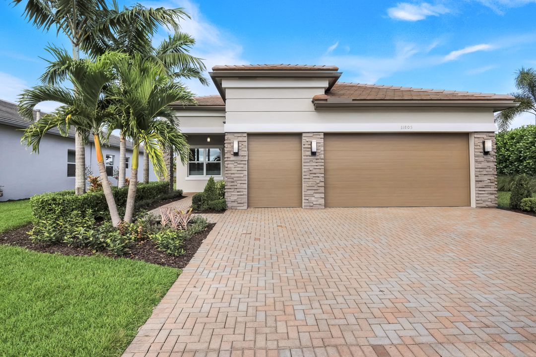 11805 Drake Ln, Naples, FL 34120