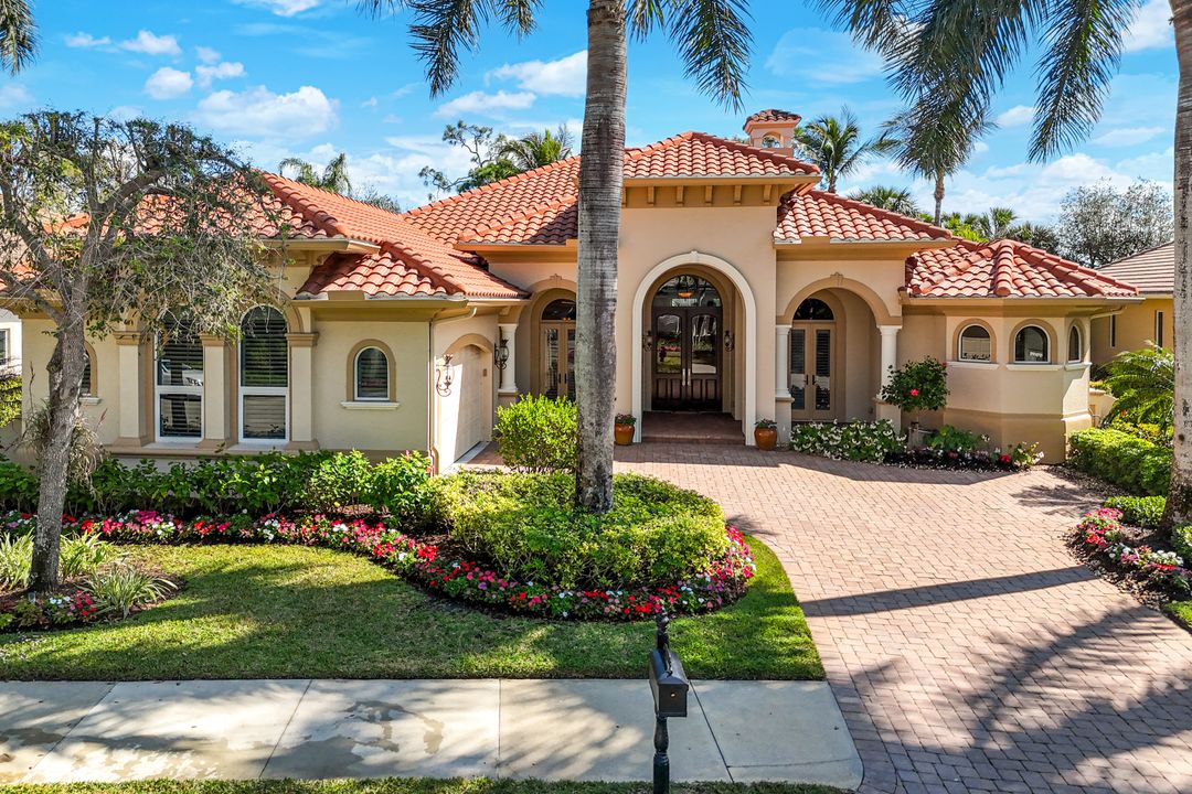 3848 Mahogany Bend Dr, Naples, FL 34114