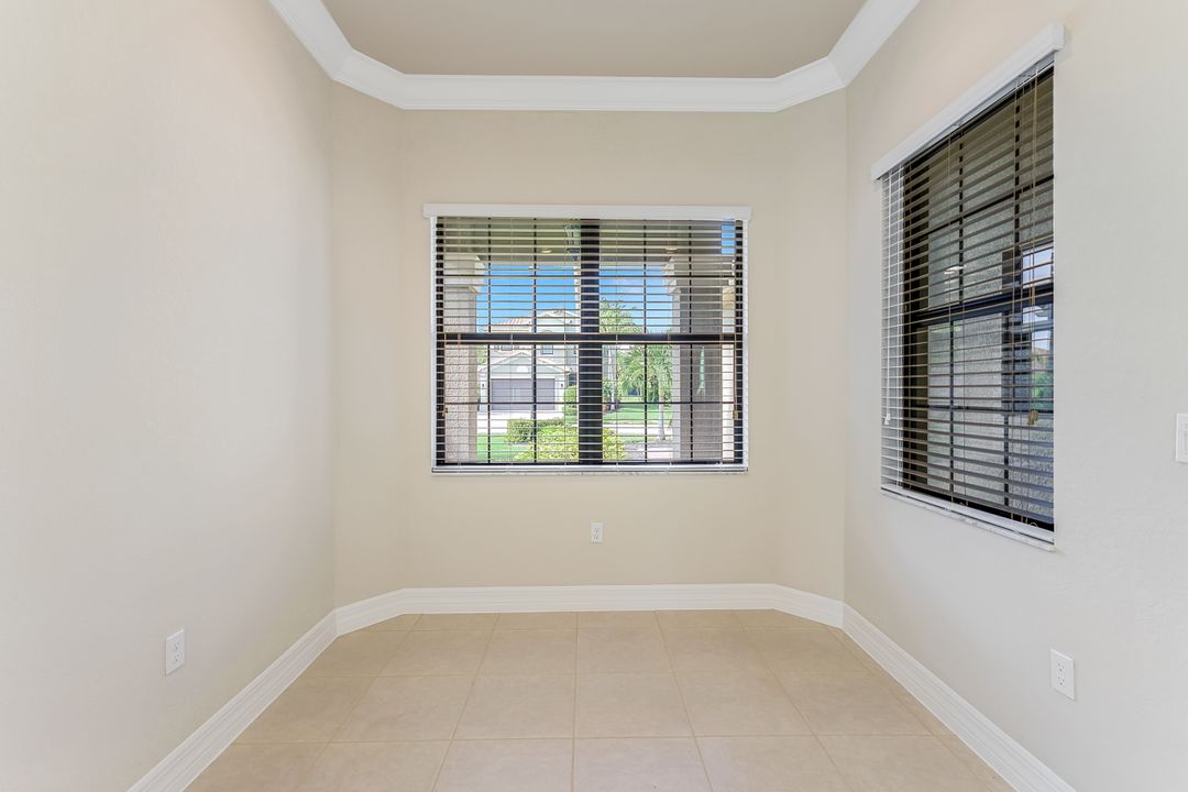 13644 Mandarin Cir, Naples, FL 34109