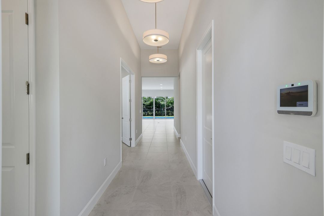 2741 Durham Cir, Naples, FL 34112